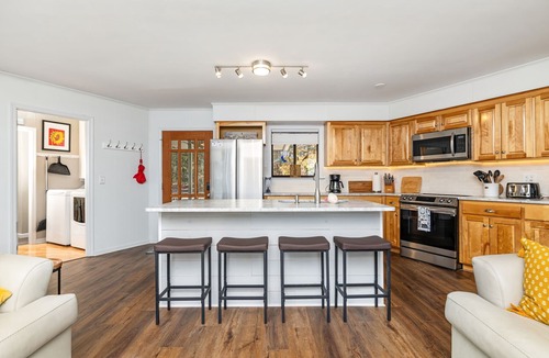 Henrico House | Dream Lakefront Escape | Private Dock | Kayaks