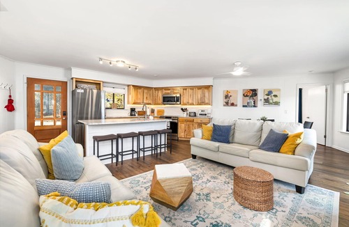 Henrico House | Dream Lakefront Escape | Private Dock | Kayaks