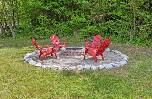 Rogers Cabin | Dreamcatcher- Firepit, WiFi, Private Hiking, 4 mins to Natural Bridge