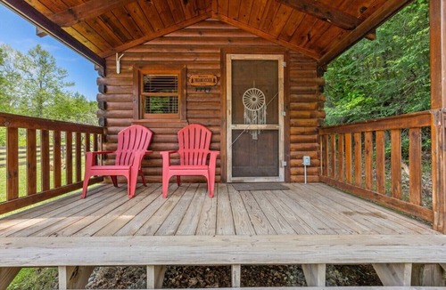 Rogers Cabin | Dreamcatcher- Firepit, WiFi, Private Hiking, 4 mins to Natural Bridge