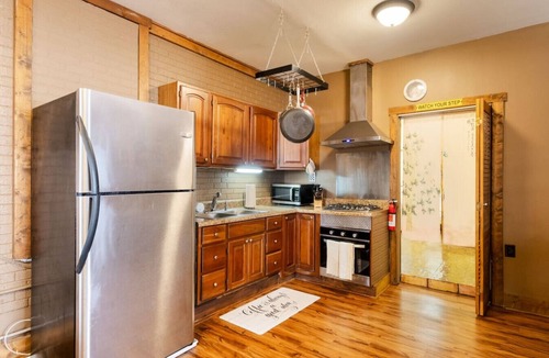 Avondale House | DT 13 min~ 1 mi to UNCW~ Pets ok~ Yard~ Private