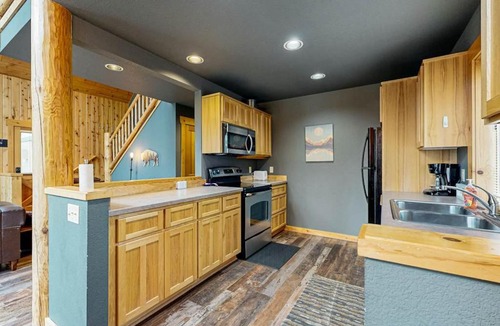 Redmond Ski Chalet | Eagle Crest Elegance