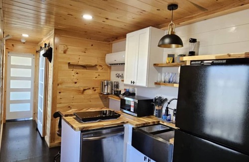Six Mile Apartment | Eagle Nest Cabin B at Walterfalls – Upstate SC