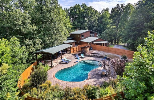 Cosby House | Eagles Perch Pool Cabin