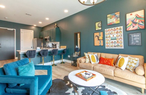 East Nashville Apartment | East Nashville Boutique · Rooftop Deck · Sleeps 5