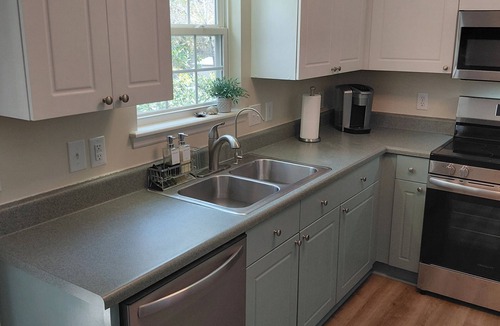 Tranquil Harbour House | Easy Walk to Beach, Concerts, Publix, Splash Pad, Market. Bikes, Carts, & Chairs