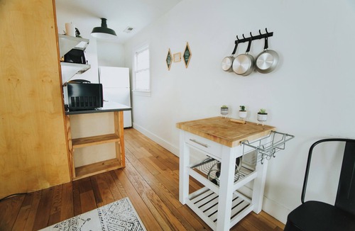 Belmont Apartment | Easy Walk to Downtown Mall, Bohemian Digs!