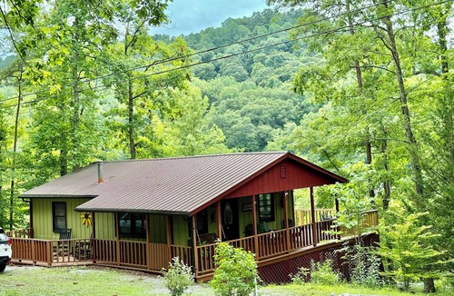 Sloans Valley Cottage | Easy Walk to Lake, Best Hikes & Scenery! Direct access to Ramp, Fish, Swim
