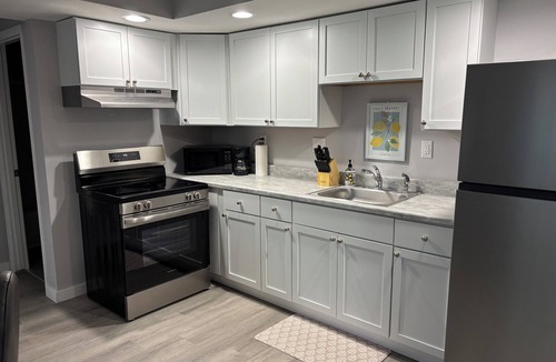 New Carlisle House | EC Taylor Coach House. Cozy 1-bedroom coach house in lovely New Carlisle,Indiana