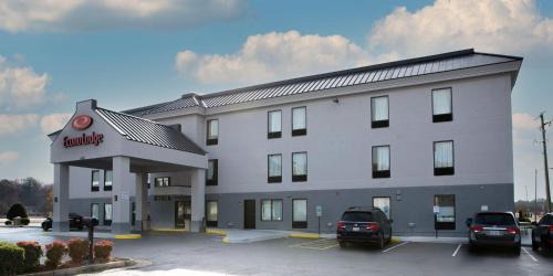 Hopewell Cabin | Econo Lodge Hopewell Near Fort Lee I-295