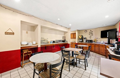 Pittsburg Hotel | Econo Lodge London North
