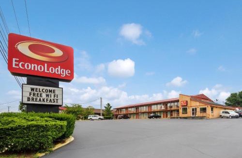 Marion Cabin | Econo Lodge Marion I-81