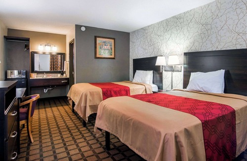 Selma Hotel | Econo Lodge Selma - Smithfield