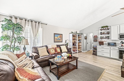 Noblesville House | Edelweiss Chic Retreat/Grand Park/Ruoff/Extended Stays Accepted