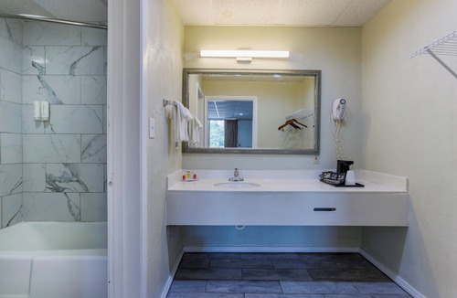 Wytheville Hotel | Edyn Hotel By Townhouse Wytheville US 52