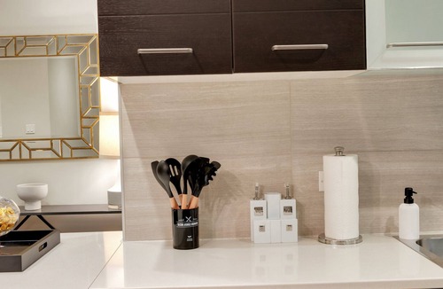 Streeterville Apartment | Elegant 1 Bed Suite at Walton Residence in Gold Coast Chicago