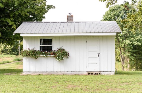 Milltown House | Elegant Cottage Rental for Groups near Greensburg, Kentucky