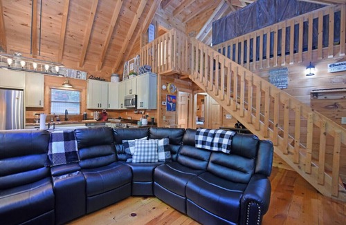 Cherry Log Cabin | Elegant Escape- Lowered Rates! Cherry Log Cabin Gourmet Kitchen Firepits