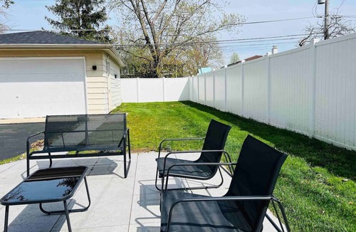 Elmhurst House | Elegant Haven: 4BR/3BA Retreat-Ideal for LongStays