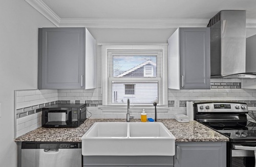 Charlotte House | Elegant hidden Gem in the heart of Charlotte