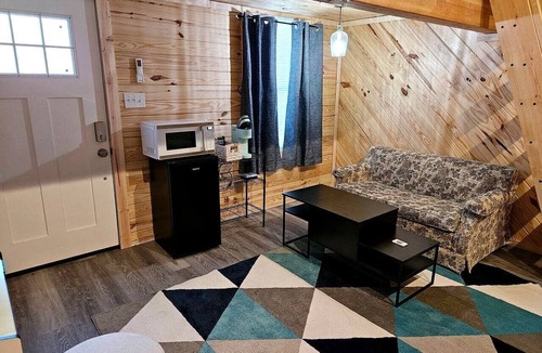 Draper Cottage | Elevated Cottage Nestled in Nature and near the New River in Draper, Virginia, Perfect for a Weekend Escape