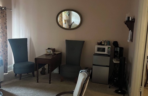 Madison Apartment | Enchanting Historic Spa Loft. 3rd story private deck/jetted tub/Heart of Madison