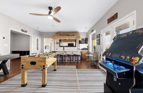 Timber Creek House | 🌅 Endless Summer- Movie Theater, Hot Tub and Game Rooms 🌅