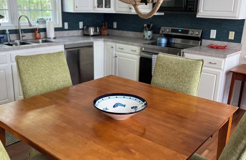 Reedville House | Enjoy a relaxing spring getaway at our private & peaceful waterfront cottage!