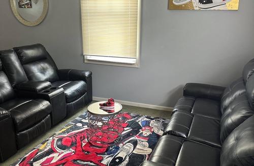 West Price Hill House | Enjoy this cozy 3-bedroom, 7-bed home near Cincinnati's arenas and attractions.