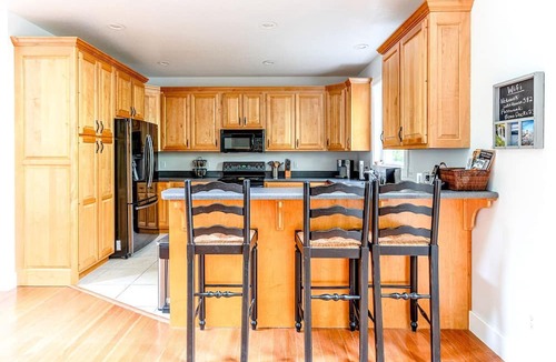 Topton Cabin | Enormous Cabin Retreat with Beautiful Views and Private Dock in Topton, North Carolina
