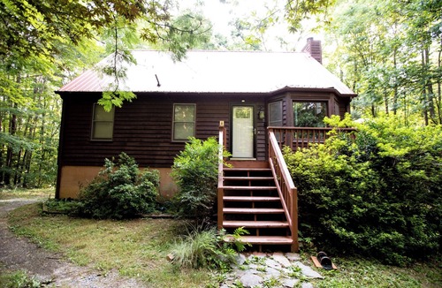 Andersonville Ski Chalet | Entire chalet in Farmville, Virginia 8 guests 3 bedrooms 4 beds 2 baths