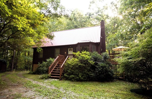 Andersonville Ski Chalet | Entire chalet in Farmville, Virginia 8 guests 3 bedrooms 4 beds 2 baths