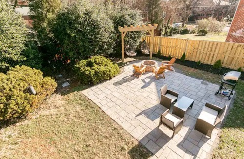 Taylor Run House | Entire Home Quiet Neighborhood 6 bedrooms, 8 beds, 3 bathrooms