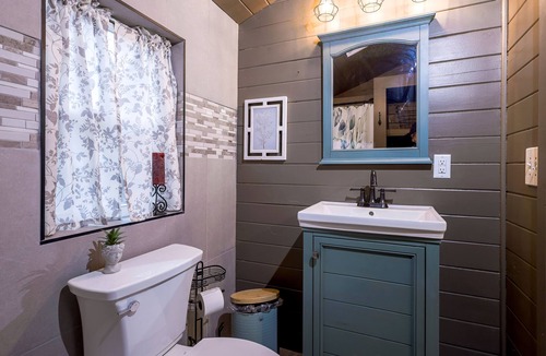 Corinth Cabin | Escape the city at "In the Meadow," a serene cabin in Kentucky's countryside.