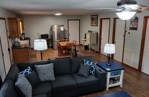 Wellington House | Escape to the lake 2 Bedroom Cabin, Boat Parking & Ample Outdoor and Deck Space.