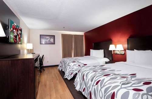 Knoxville Hotel | Essential Unit Perfect for University Visitors and Family Trips