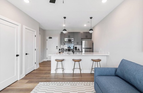 North Chesterfield Apartment | Evelyn 213 - Quaint 1BR in Forest Hill with 5-star finishes and new amenities