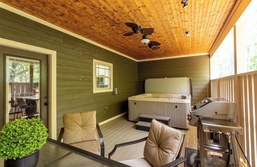 Skyland Cottage | Exceptionally Clean Cottage with Private Hot Tub Near Asheville