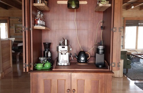 Unionville Cabin | Executive Forest Sanctuary/2 King Beds, Hot Tub & Trails -Near Lake Lemon
