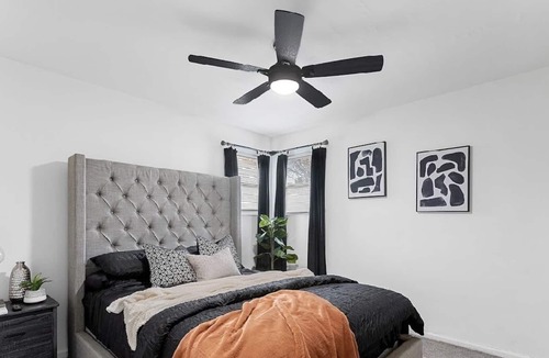 Homewood House | Executive suite, work and play ready!!!!