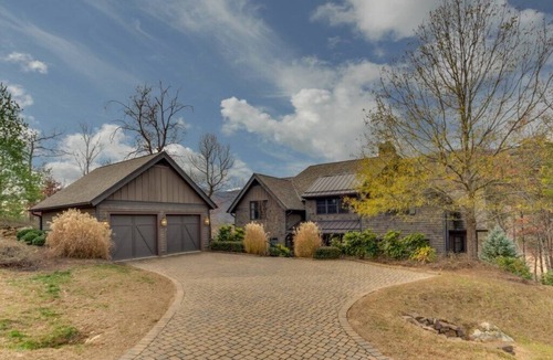 Mill Spring House | Expansive Golf Resort Home with Mountain Views - Family Friendly