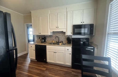 North Belmont House | Experience Charlotte! Close to CLT Airport, White Water Center and More!