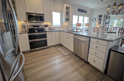 Wrightsville Beach House | Experience the island lifestyle, live like a local! 4Br/3.5ba waterfront duplex.