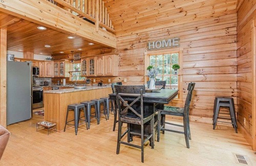 Whittier Cabin | Experience the charm of Wally's Kabin