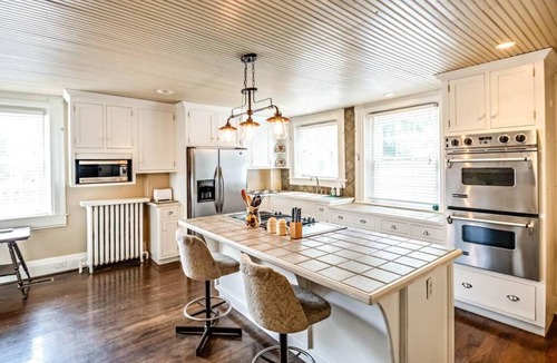 Tazewell House | Experience the spacious Mary May Room at the historic Litz Mansion in Tazewell, VA