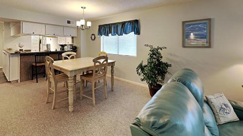 Myrtle Beach House | Experience Tranquility at Summertree Village Condo