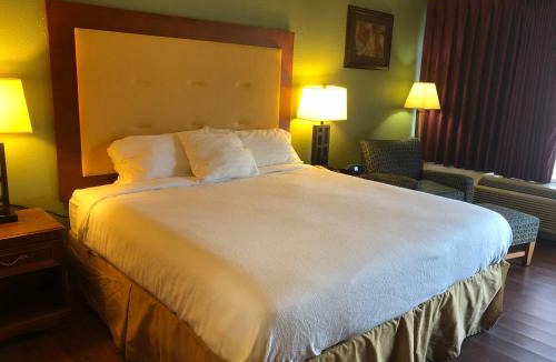 Sandston Hotel | Express Airport Inn