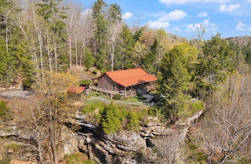 Rogers Ski Chalet | Exquisite, luxurious, stunning view, private, authentic log cabin