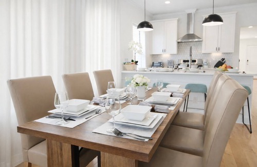 Rose Hill House | Exquisite One-Level 4BR Retreat Private Patio Free Parking Near DC & Old Town