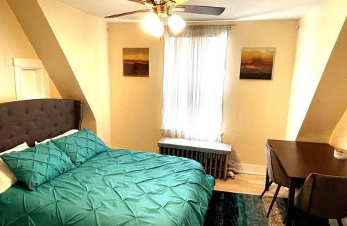 West Ridge Apartment | Exquisite Rogers Park 1 bedroom, 1 bath Apartment Near Evanston